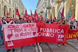 Nel corteo del 1° maggio a Torino il ricordo di Sara