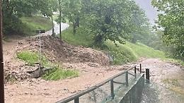 Roccaforte, torrente esonda in strada: automobilisti liberati dai soccorritori