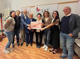 Per i 50 anni di matrimonio donano 5 mila euro alla Lega per la lotta contro i tumori