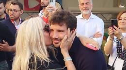 Mara Venier e Stefano De Martino si svelano a Dogliani: «Può essere il mio erede»