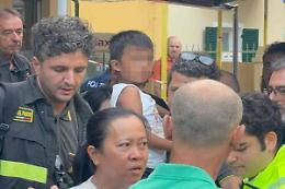 Bimbo scomparso e ritrovato dopo 36 ore: indagato il testimone per omissione di soccorso