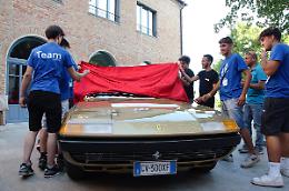 Fanno il corso di meccanica all'Istituto professionale e restaurano una "Ferrari" del 1974