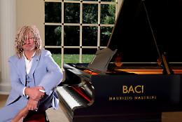 Le Langhe accolgono il talento mondiale del pianista Maurizio Mastrini