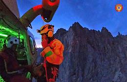 Nevischio e maltempo: due alpinisti bloccati sul Monte rosa

