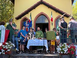 Gli Alpini festeggiano nella chiesetta a loro dedicata