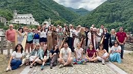 In valle risuona la magia dell’arpa celtica: musica e tradizione nell'evento internazionale