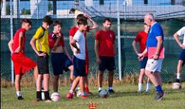 Altro che calcio d'agosto: l'amichevole finisce in rissa