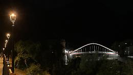Il nuovo ponte si trasforma in passerella