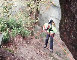 Incredibili interventi del Soccorso Alpino con l'elicottero durante il temporale  - VIDEO