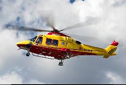 Colpito da un masso sulla Cresta Est del Monviso: intervento complesso di squadre in volo e a terra per recuperare il ferito