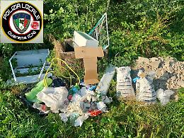 Rifiuti gettati in aperta campagna, beccato il responsabile