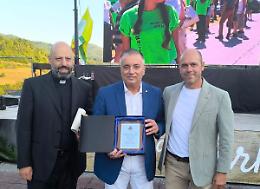 Il piccolo Comune di Perlo ha un nuovo "cittadino onorario": Franco Graglia