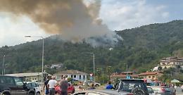 Un vasto incendio boschivo preoccupa la valle Po