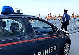 Rapina e rissa sulla spiaggia di Alassio: arrestati due giovani, residenti a Saluzzo