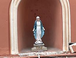 Un "anonimo" dona la nuova Madonnina per sostituire quella spaccata