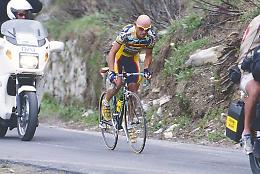 Scalate leggendarie: il Colle Fauniera ricorda l'impresa del "pirata" Marco Pantani
