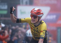 Vuelta: Vingegaard beffa Ciccone, trionfa a Limone Piemonte e si prende la Maglia Rossa