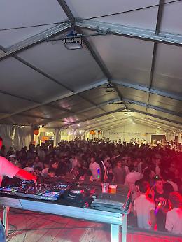 La festa dei "Testun" a Branzola: spillati 2000 litri di birra