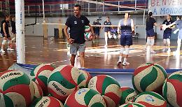 Mondovì Volley: primo allenamento a porte aperte, tanti appassionati al Palamanera 
