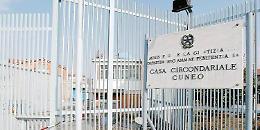 Carcere di Cuneo, serie di sequestri da inizio anno: 54 telefoni nascosti nelle celle