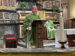 Don Martin conclude la Novena: «La morte e la resurrezione non riguardano solo il corpo, ma anche le relazioni umane»