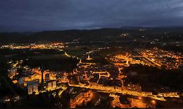 La Ceva che non ti aspetti: quando le luci raccontano la città
