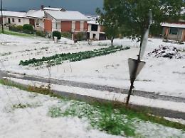 Grandinata sulle Langhe e nel Fossanese: strade imbiancate e temperature in picchiata