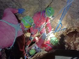 Così nascono i soccorritori specializzati nelle profondità della montagna