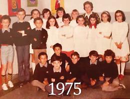Stessa foto, stessa classe… dopo 50 anni. Com'erano allora e come sono oggi