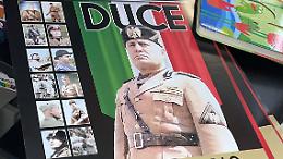 Il caso del calendario di Mussolini al supermercato: «Un errore»