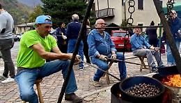 Valcasotto in festa: la “Valcastagnata” accende i colori e i profumi d’autunno