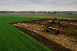 Consumo del suolo: in Granda ogni settimana spariscono oltre tre campi da calcio