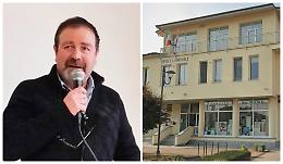 Il sindaco alla minoranza: «Il consigliere Gallo spieghi gli aspetti poco chiari dei suoi mandati»