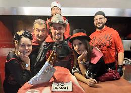 Griglie accese e festa grande: il Rifugio della bistecca compie 10 anni