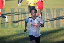 I chiusani cadono nel big match sotto gli occhi del principale candidato per la panchina