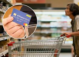 C'è la carta da 500 euro per le famiglie in difficoltà: ma quattro su cinque non l'avranno