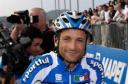 «Non conta quanto vivi, ma cosa lasci»: una serata per ricordare il ciclista Michele Scarponi