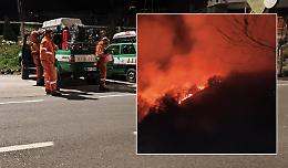 Ancora fiamme e nessuna traccia del 71enne disperso: oggi si interviene con elicottero e droni