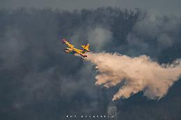 Squadre AIB da mezzo Piemonte per l'incendio, si attende anche la Colonna mobile