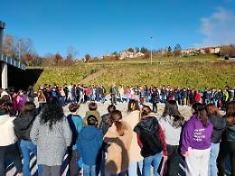 Educare al rispetto: i ragazzi delle scuole al centro di un momento di riflessione contro la violenza sulle donne