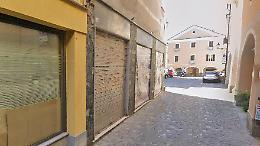 Troppe vetrine vuote, il Comune lancia l'appello ai proprietari