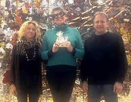 Le palline artistiche del Comune in vendita per fare del bene