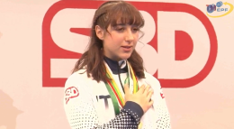 Solleva 385,5 kg in tre prove e diventa campionessa europea: l’impresa di Miriam