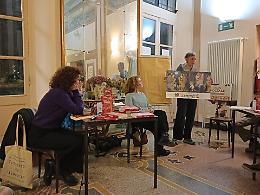 Quando la filosofia scende in Stazione: pensieri in viaggio tra un caffè e un’idea