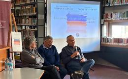 Gli acquerelli di Teresita emozionano la platea e diventano... un nuovo calendario benefico