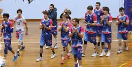 Nuove divise, stessa storia: il Villanova non perde la testa 