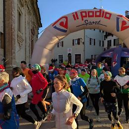 Si accende il Natale: podismo, musica e mercatini attorno al grande Presepe nella Crusà