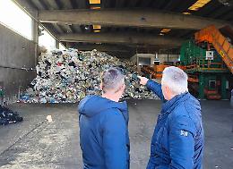 A spasso... nella discarica: «Così finalmente smentiamo un po' di bufale»