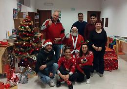 Un pomeriggio da favola: Babbo Natale conquista il paese
