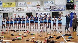 Peluche in campo, ma senza piet&agrave; sotto rete. Che rimonta per la capolista 